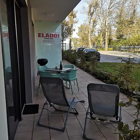 Platan-zemkov Apartment *